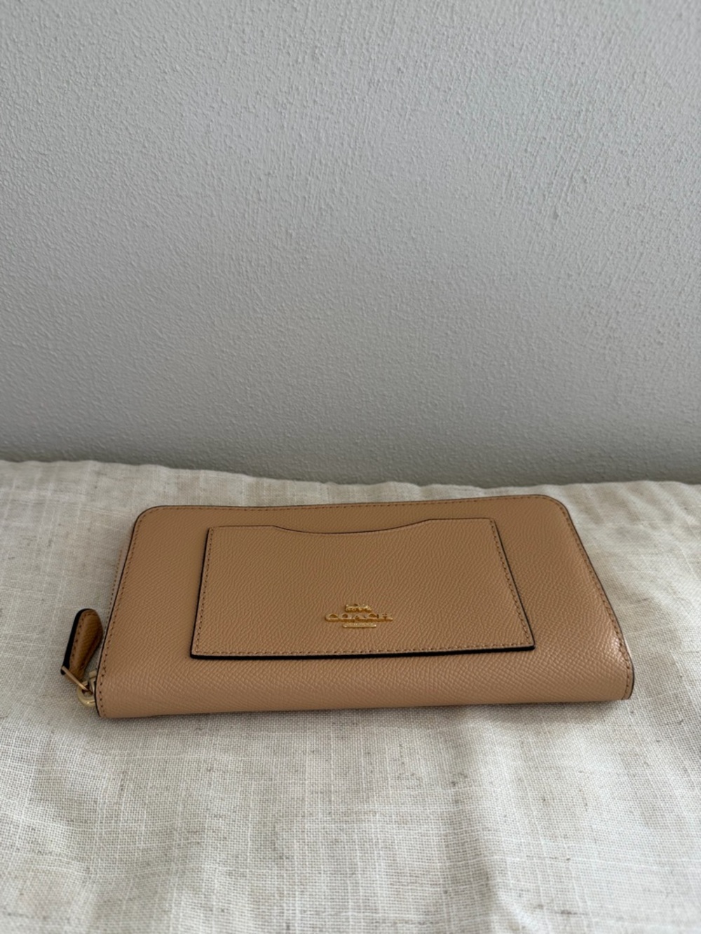 Coach Beechwood Beige Crossgrain Leather Zip Wallet NWT - Picture 5 of 9